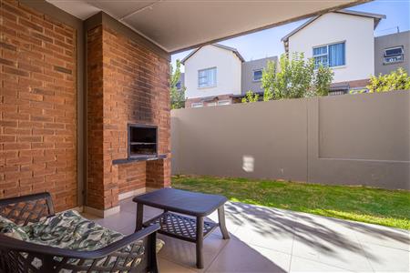 False - Townhouse rented out in Craigavon, Sandton - M124110