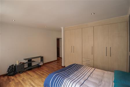False - Apartment For Sale in Johannesburg Central, Johannesburg, Gauteng - M124250