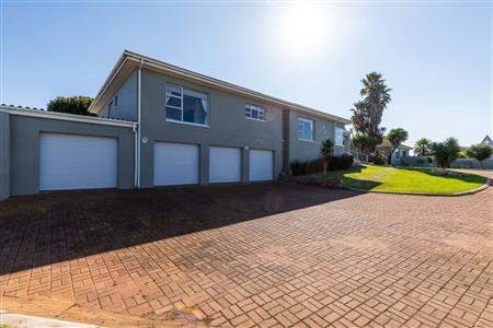 False - House For Sale in Stilbaai Wes, Stilbaai, Western Cape - M124363