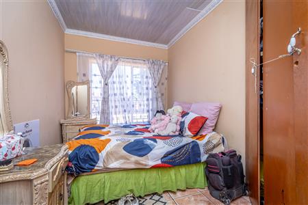 False - House For Sale in Geelhoutpark, Rustenburg, North West - M124370
