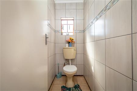 False - House For Sale in Geelhoutpark, Rustenburg, North West - M124370