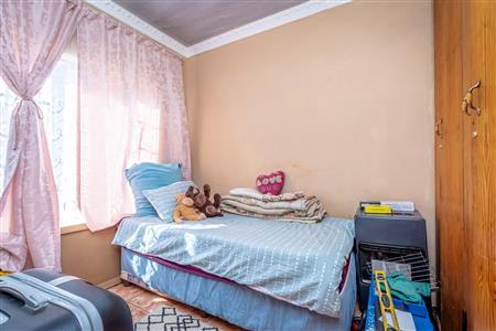 False - House For Sale in Geelhoutpark, Rustenburg, North West - M124370