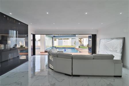 False - House for sale in Umhlanga, KwaZulu Natal - M124377