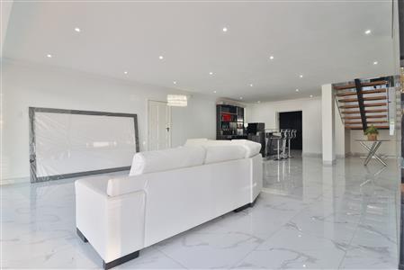 False - House for sale in Umhlanga, KwaZulu Natal - M124377