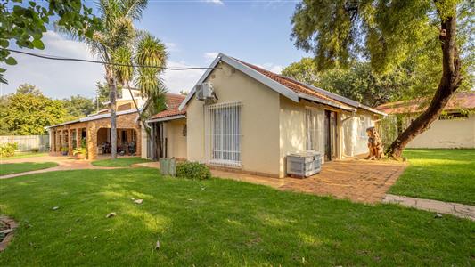 False - Farm for sale in Hekpoort, Krugersdorp - M124448