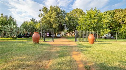False - Farm for sale in Hekpoort, Krugersdorp - M124448