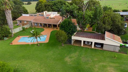 False - Farm for sale in Hekpoort, Krugersdorp - M124448