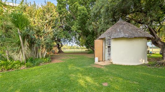 False - Farm for sale in Hekpoort, Krugersdorp - M124448