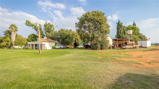 False - Farm for sale in Hekpoort, Krugersdorp - M124448