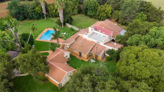 False - Farm for sale in Hekpoort, Krugersdorp - M124448