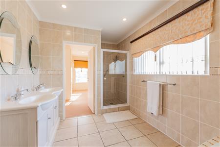 False - House For Sale in Country Club, Langebaan, Western Cape - M124470