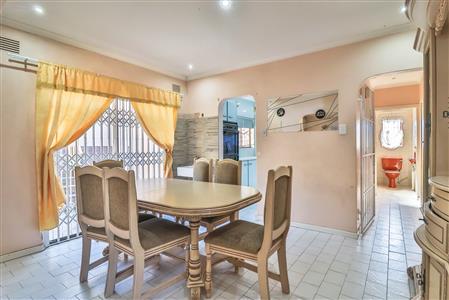 False - House For Sale in Silverglen, Chatsworth, KwaZulu Natal - M124507