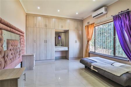 False - House For Sale in Silverglen, Chatsworth, KwaZulu Natal - M124507