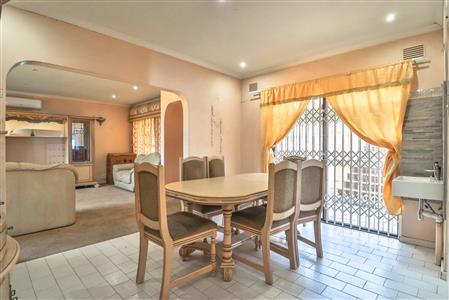 False - House For Sale in Silverglen, Chatsworth, KwaZulu Natal - M124507