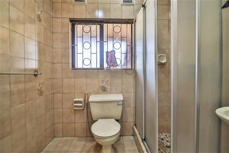 False - House For Sale in Silverglen, Chatsworth, KwaZulu Natal - M124507