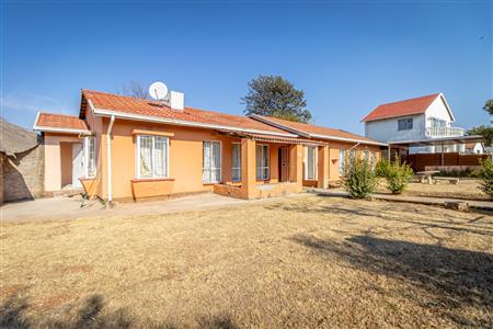 False - House For Sale in Witpoortjie, Roodepoort, Gauteng - M124608