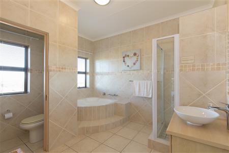 False - House For Sale in Stilbaai Wes, Stilbaai, Western Cape - M124640