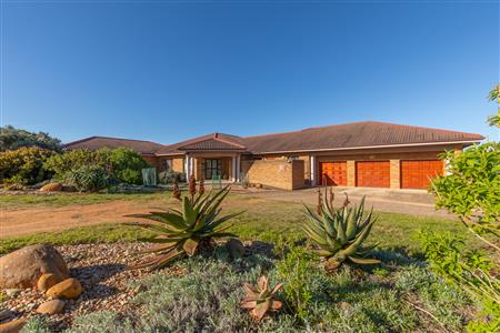 False - House For Sale in Stilbaai Wes, Stilbaai, Western Cape - M124640