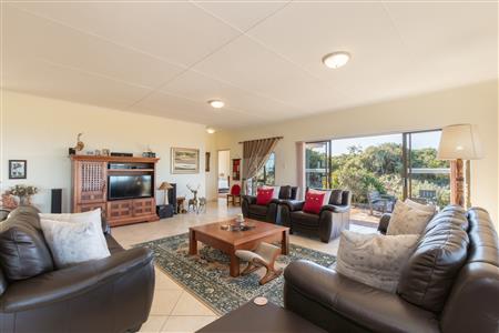 False - House For Sale in Stilbaai Wes, Stilbaai, Western Cape - M124640