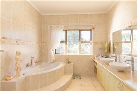 False - House For Sale in Stilbaai Wes, Stilbaai, Western Cape - M124640