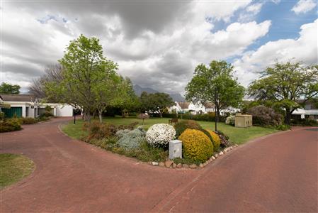 False - Townhouse For Sale in Onder Papegaaiberg, Stellenbosch, Western Cape - M124688