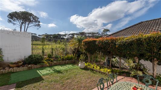 False - Townhouse For Sale in Onder Papegaaiberg, Stellenbosch, Western Cape - M124688