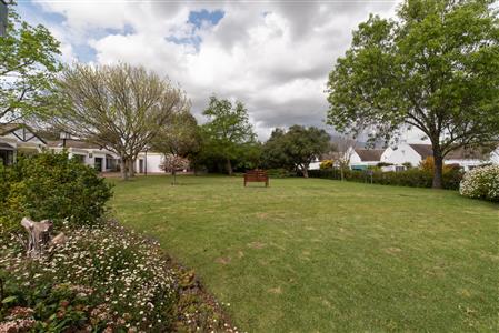 False - Townhouse For Sale in Onder Papegaaiberg, Stellenbosch, Western Cape - M124688