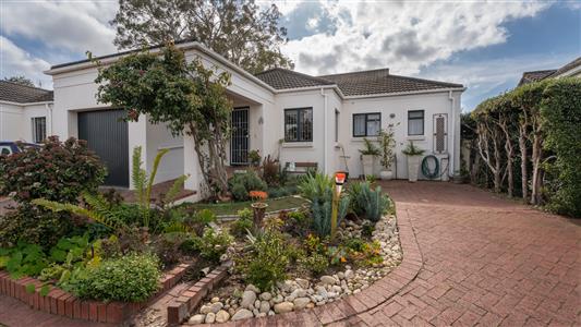 False - Townhouse For Sale in Onder Papegaaiberg, Stellenbosch, Western Cape - M124688