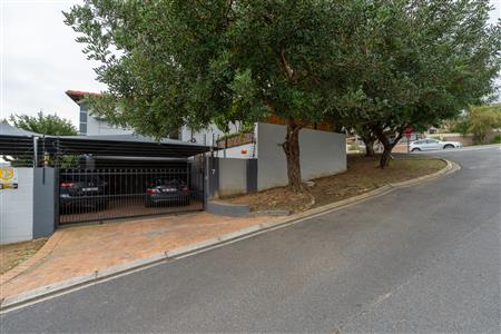 False - House for sale in Olive Grove, Somerset West - M124689