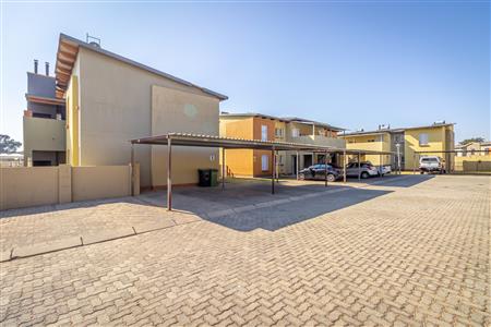 False - Apartment For Sale in Waterval East, Rustenburg, North West - M124710