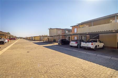 False - Apartment For Sale in Waterval East, Rustenburg, North West - M124710