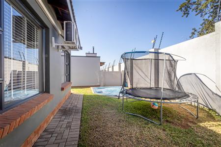 False - Townhouse For Sale in Hexrivier Lifestyle Estate, Waterkloof AH, Rustenburg, North West - M124709