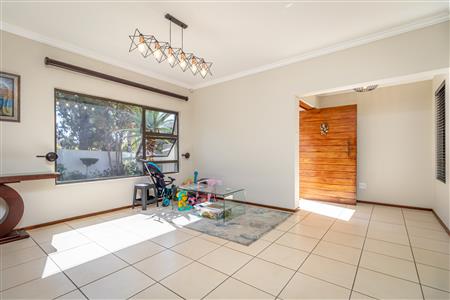 False - House For Sale in Broadacres, Sandton, Gauteng - M124771