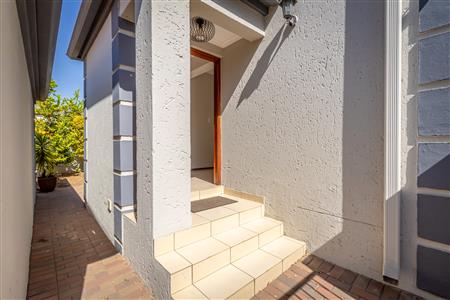 False - House For Sale in Broadacres, Sandton, Gauteng - M124771