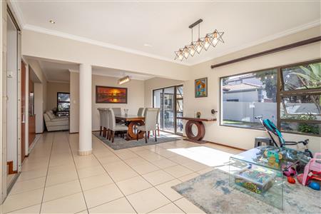 False - House For Sale in Broadacres, Sandton, Gauteng - M124771