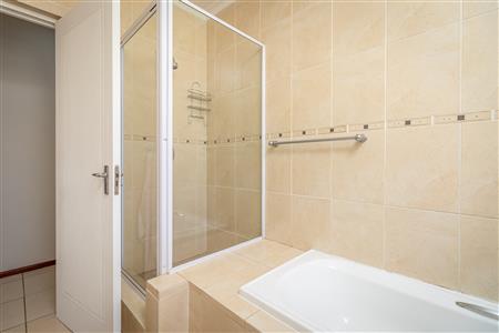 False - House For Sale in Broadacres, Sandton, Gauteng - M124771
