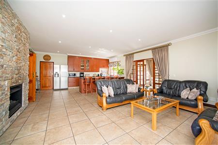 House For Sale in Lakefield, Benoni, Gauteng - M124795