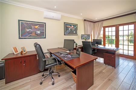 House For Sale in Lakefield, Benoni, Gauteng - M124795