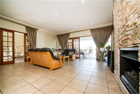 House For Sale in Lakefield, Benoni, Gauteng - M124795