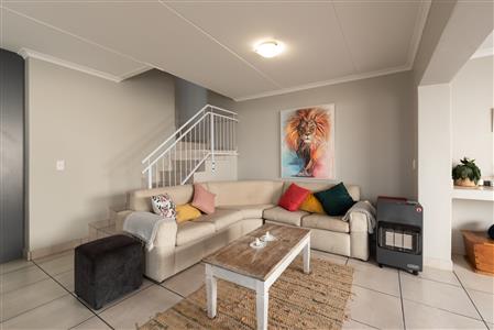 False - Townhouse For Sale in Langeberg Ridge, Kraaifontein, Western Cape - M122326