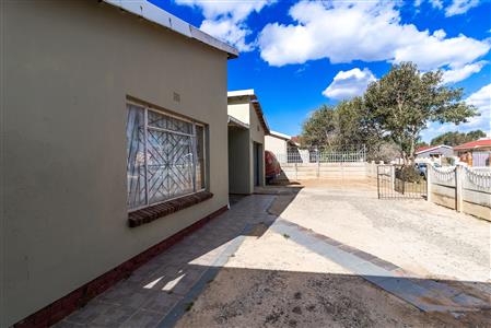 False - House For Sale in Bisho Park, Bhisho, Eastern Cape - M124960