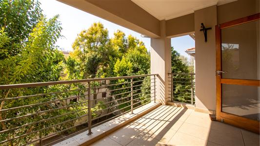 False - Apartment For Sale in Illovo, Sandton, Gauteng - M125013
