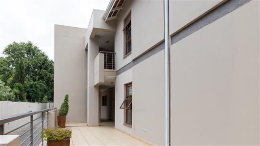 False - Apartment For Sale in Illovo, Sandton, Gauteng - M125013