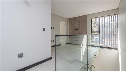 False - Townhouse To Rent in Bryanston, Sandton, Gauteng - M125127