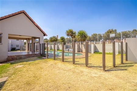 False - Apartment For Sale in Dowerglen, Edenvale, Gauteng - M125133