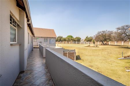 False - Apartment For Sale in Dowerglen, Edenvale, Gauteng - M125133