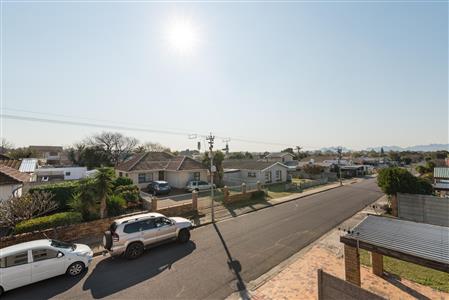False - Apartment For Sale in Oakdale, Bellville, Western Cape - M121239