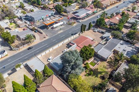 False - House For Sale in Fontainebleau, Randburg, Gauteng - M125145