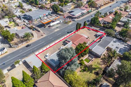 False - House For Sale in Fontainebleau, Randburg, Gauteng - M125145