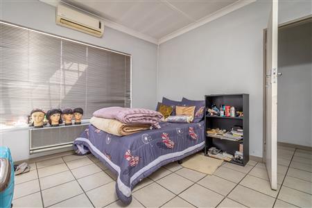 False - House For Sale in Fontainebleau, Randburg, Gauteng - M125145